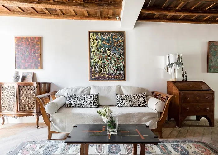 Classic And Chic In Trastevere Appartement