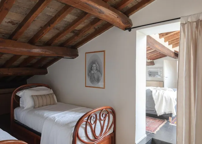 Classic And Chic In Trastevere Appartement Rome