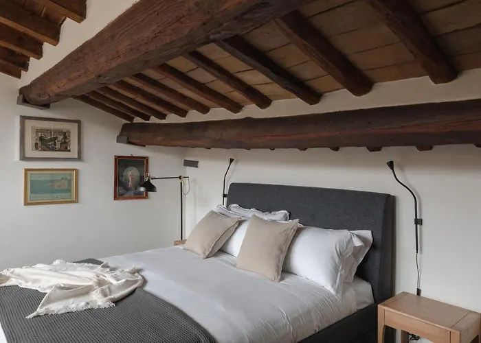 Classic And Chic In Trastevere Rome