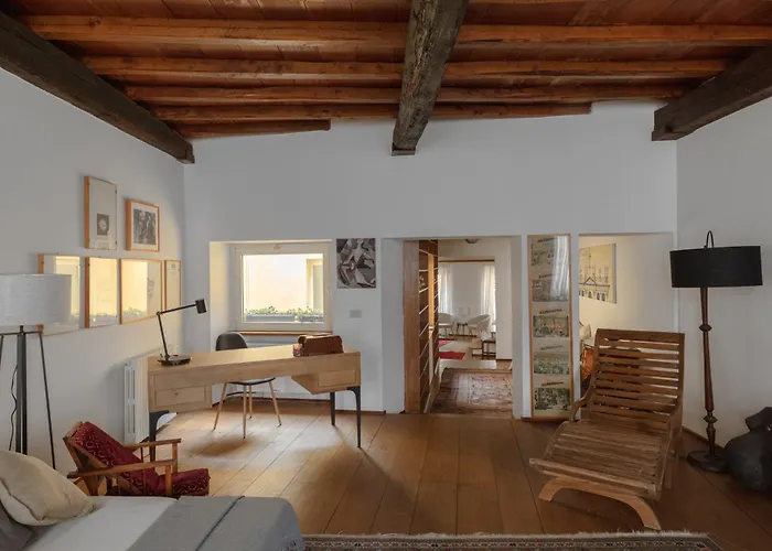 Classic And Chic In Trastevere Appartement