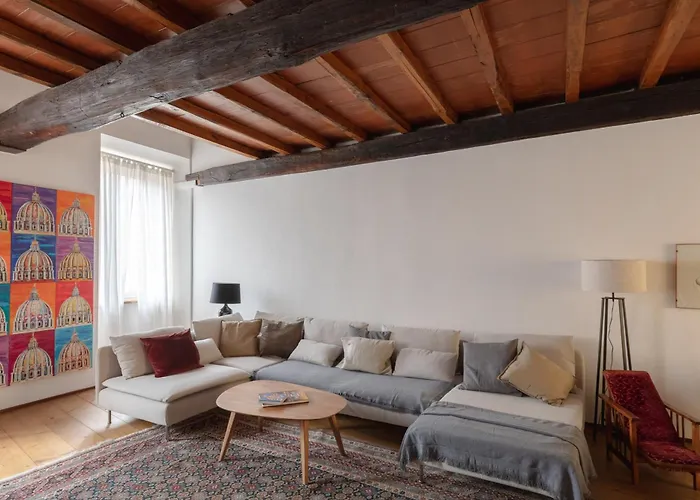 Classic And Chic In Trastevere Appartement